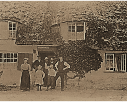 Six Bells with Herbert Hitch & family 1910 People
